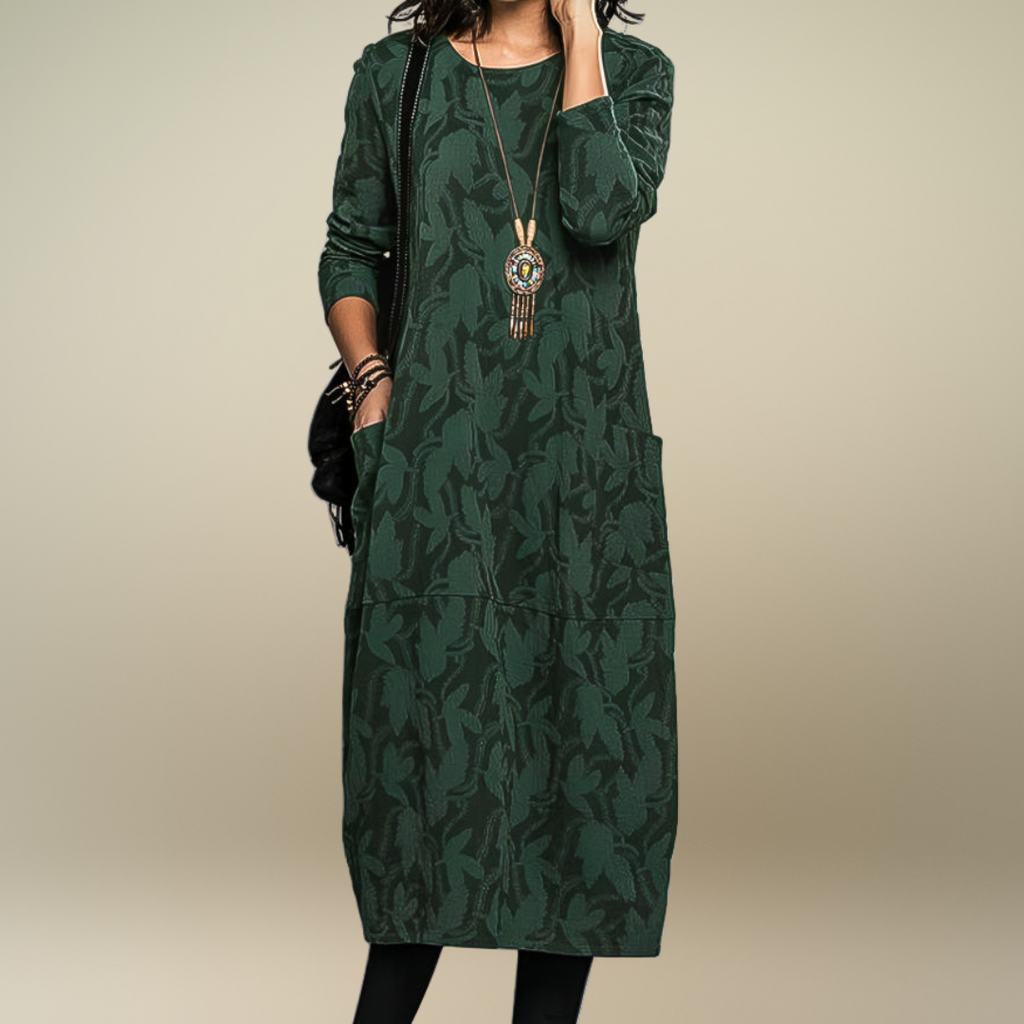 Cassie | Casual crew-neck winter dress